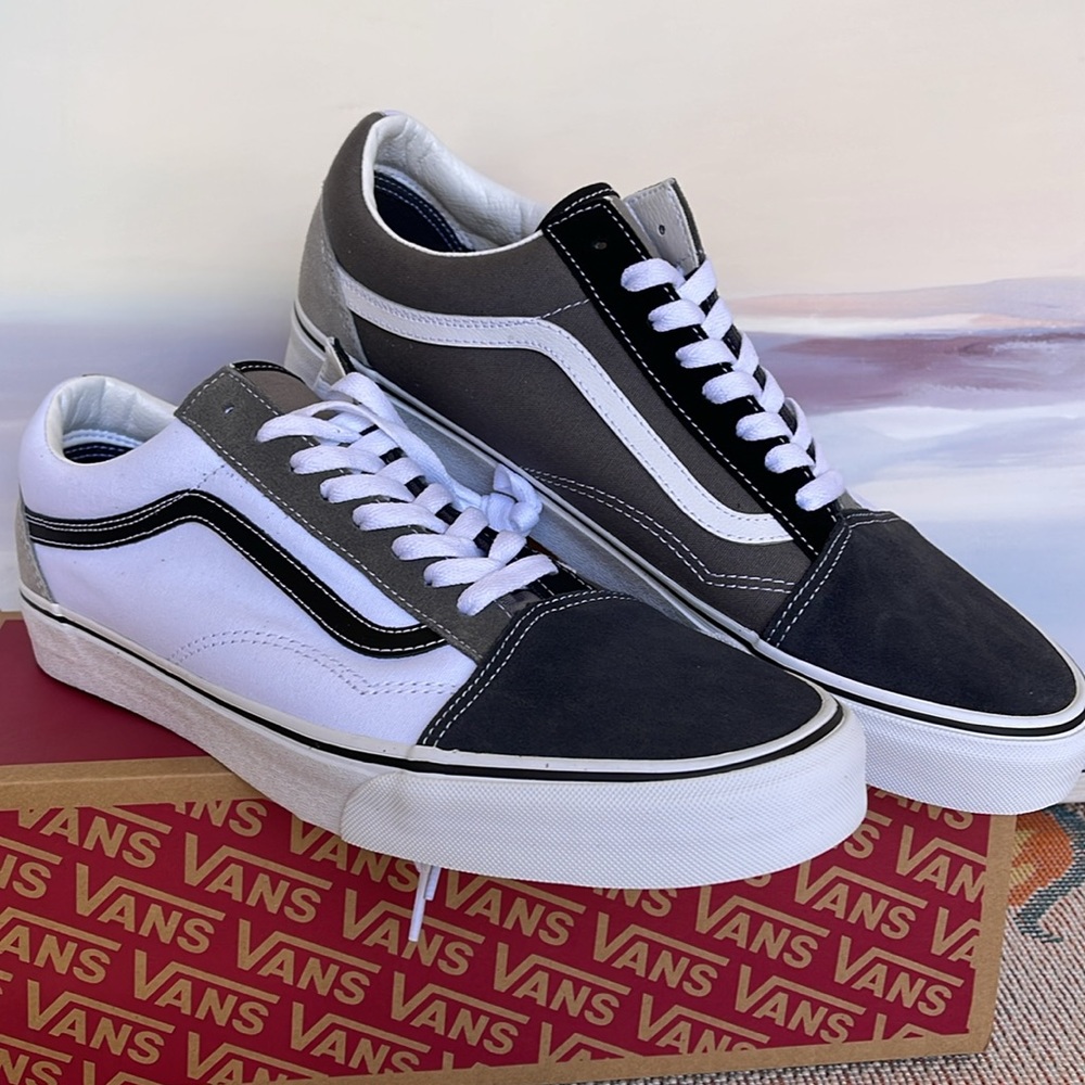 Vans Men’s Old Skool
(Mix & Match) Black/True White 
VN0A4U3B2PD
Sneakers - Picture 4 of 16